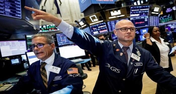 انحسار كورونا يجذب الأسهم الأمريكية للمنطقة الخضراء