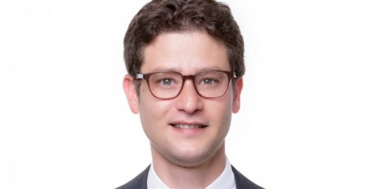 مصطفى جاد الرئيس المشارك لقطاع الترويج وتغطية الاكتتابات بالمجموعة المالية هيرميس