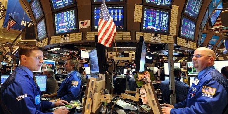 الأسهم الأمريكية ترتفع بالمستهل لكنها تتجه لتسجيل خسائر أسبوعية