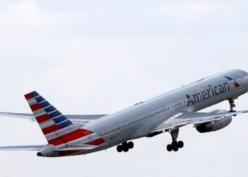 رويترز : 9.5 مليار دولار دعما جديدا لرواتب شركات الطيران الأمريكية