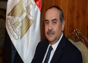 وزير الطيران المدني يبحث أوضاع شركات الطيران المصرية الخاصة