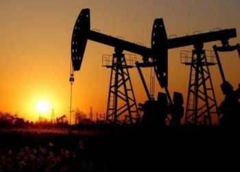 النفط يتراجع عالمياً خلال تعاملات اليوم وسط مخاوف تعافى الطلب على الخام الأمريكى