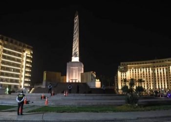 وزير قطاع الأعمال يتفقد اللمسات النهائية لمشروع ميدان التحرير