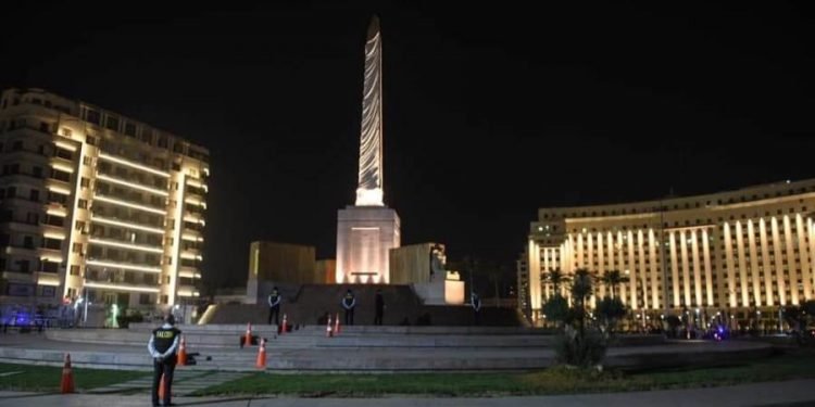 وزير قطاع الأعمال يتفقد اللمسات النهائية لمشروع ميدان التحرير