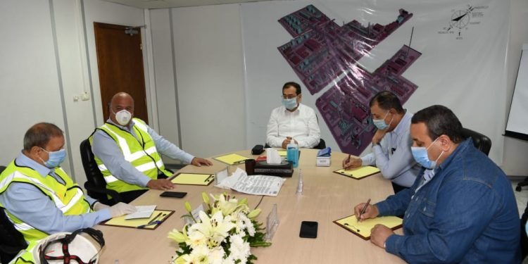 وزير البترول يتفقد مشروع مجمع المصرية للتكرير بمسطرد | صور