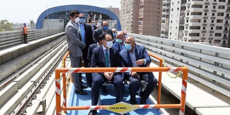 جولة تفقدية لرئيس الوزراء بالجزء الثاني من المرحلة الرابعة للخط الثالث لمترو الأنفاق | صور