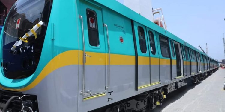 وصول أول قطار مترو أنفاق جديد ضمن صفقة تصنيع 32 قطار مكيف