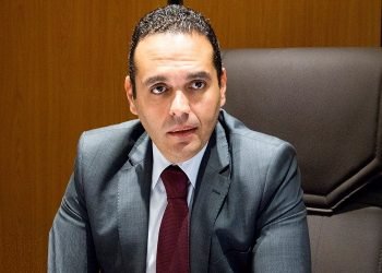 مدحت نافع يتقدم باستقالته من القابضة المعدنية