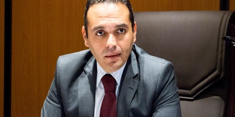 مدحت نافع يتقدم باستقالته من القابضة المعدنية