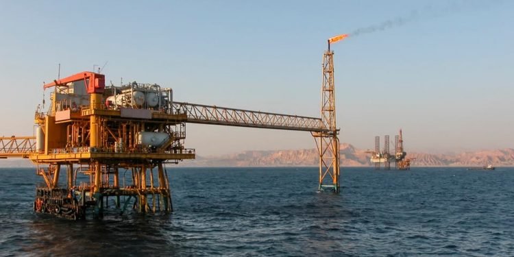 “إيني” الإيطالية تعلن اكتشاف حقل غاز جديد في المياه المصرية