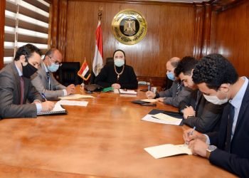 وزيرة التجارة والصناعة تبحث مع سفير الصين بالقاهرة تعزيز التعاون الاقتصادي بين البلدين