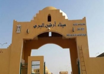 ضبط هواتف محمولة بجمارك أرقين قبل تهريبها بصحبة راكب سودانى