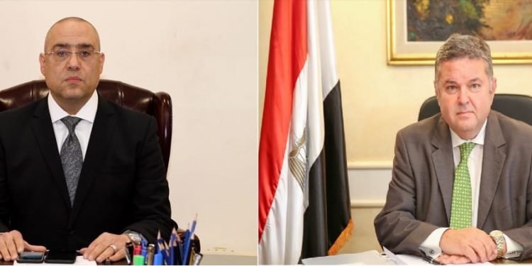 تنسيق بين ” قطاع الأعمال” و”الإسكان” لتطوير الأراضي غير المستغلة