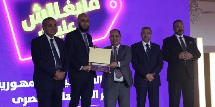 الحكومة تكرم أعلى تجار فى مبيعات مبادرة ميغلاش عليك