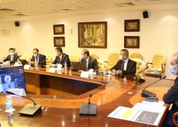 وزير الاتصالات يلتقى وفد شركة هواوى العالمية لبحث التعاون فى مجالات تطوير خدمات الاتصالات