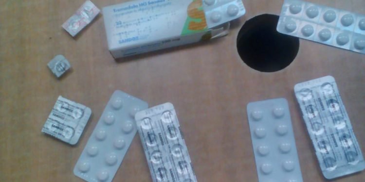 ضبط كمية من الاقراص المخدرة بمطار برج العرب