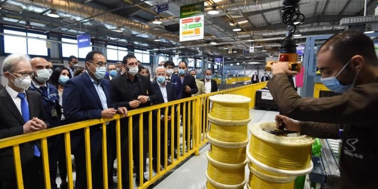 مدبولي يتفقد المنطقة الصناعية بجنوب مدينة بورسعيد