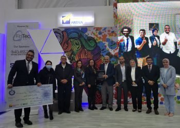 تكربم فريق جامعة الأزهر الفائز بمسابقة “ايناكتس العالمية”.. و٥٠ ألف جنيه جائزة مقدمة من أكاديمية البحث العلمي