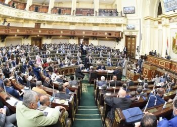 البرلمان يوافق نهائيا على قانون تحسين أوضاع المعلمين