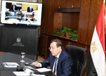 وزير البترول يترأس أعمال الجمعيات العامة لشركتى التعاون ومصر للبترول