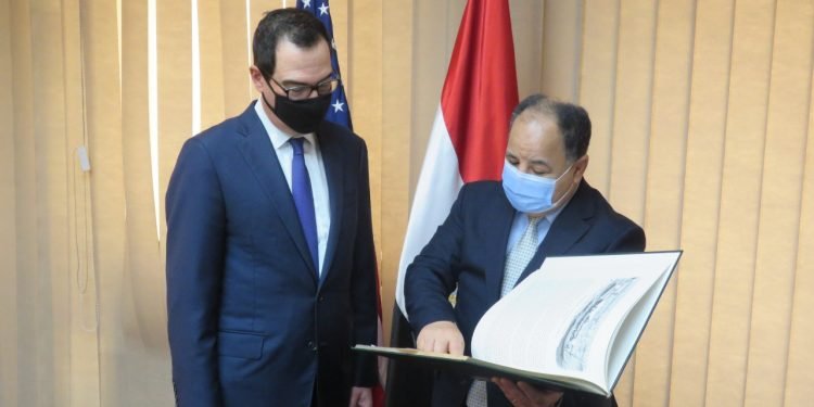 وزير المالية خلال لقائه بوزير الخزانة الأمريكى … أمريكا أكبر شريك تجارى لمصر