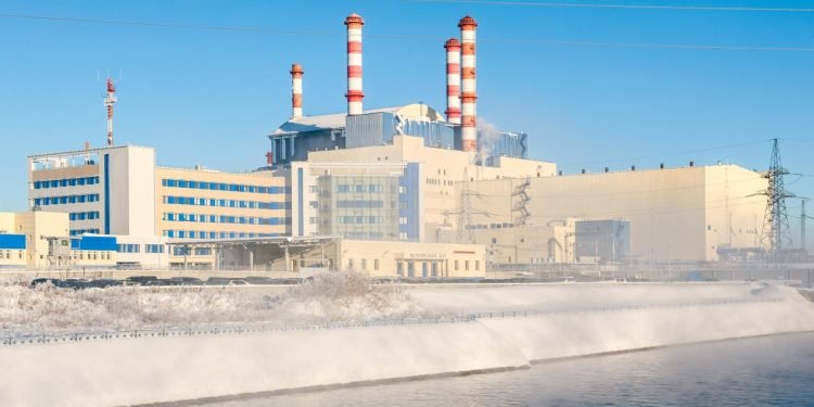 تحميل أول دفعة وقود نووي تتكون من وقود MOX بالكامل في المفاعل النيوتروني السريع BN-800 بمحطة “بيلويارسك”