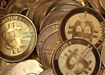 «بيتكوين» تحطم أرقام قياسية: تجاوزت 56 ألف دولار