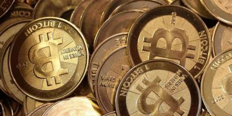 «بيتكوين» تحطم أرقام قياسية: تجاوزت 56 ألف دولار