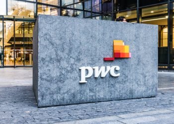 PWC  مصر تجرى استطلاعا يكشف : كيف تعاملت الشركات العائلية فى مصر مع فيروس كورونا      