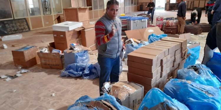 ضبط أجهزة تقوية شبكات و مستلزمات طبية بجمرك السلوم