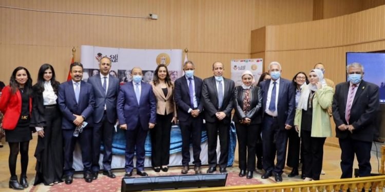 وزير التنمية المحلية يطلق منصة “أيادي مصر” بالتعاون مع “إي أسواق مصر”