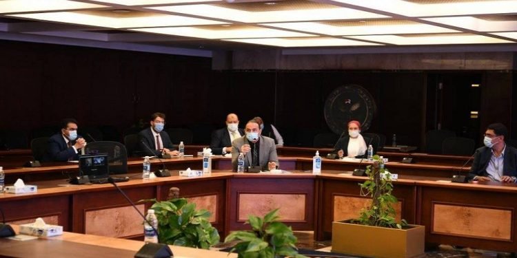 “الرقابة المالية” تبحث مع شركات إدارة الأصول سُبل تنشيط الاستثمار المؤسسي بمصر