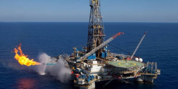 البترول تنفي تراجع عدد الشحنات المُصدرة من الغاز الطبيعي