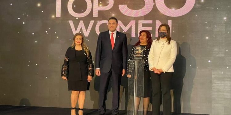 اتصالات مصر تفوز بجائزتين للتميز في الدورة السادسة لــ “قمة مصر للأفضل”