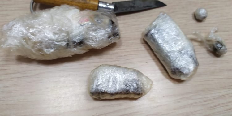 جمارك مطار القاهرة تضبط محاولة تهريب كمية من مخدر الحشيش