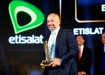 «اتصالات مصر» تحصد جائزة «أول مشغل رقمي متكامل» في السوق المصري