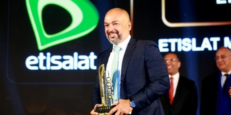 «اتصالات مصر» تحصد جائزة «أول مشغل رقمي متكامل» في السوق المصري