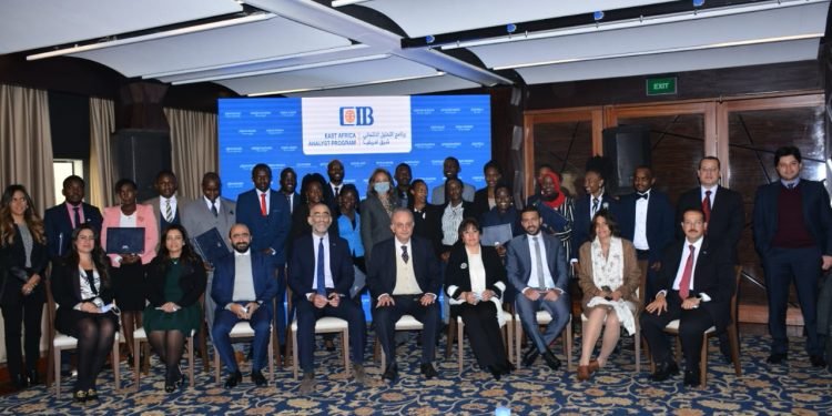 التجارى الدولى يشهد تخرج “19 محلل إئتمان” معتمد فى شرق إفريقيا من كينيا وأوغندا