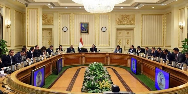 الوزراء يتابع خطة تطوير صناعة الغزل والنسيج