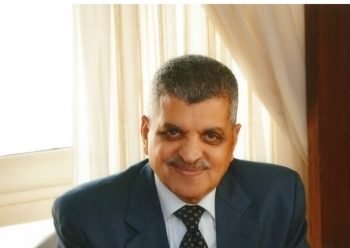 عاجل ..”قناةالسويس”تسمح لفردين من طاقم السفينة البنمية بالمغادرة لظروف شخصية