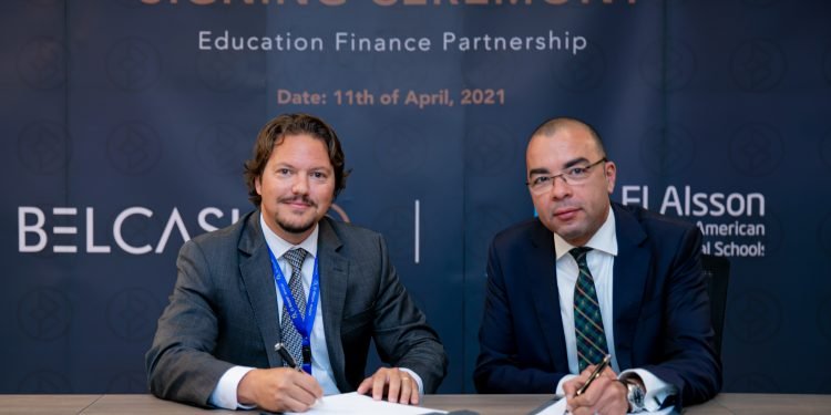 بل كاش التابعة لبلتون توقع اتفاقا مع مدارس الألسن