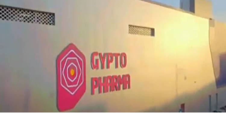 الرئيس السيسي يشهد فيلما تسجيليا لإدارة الشئون المعنوية