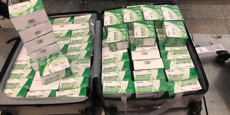 جمارك مطار القاهرة تضبط محاولة تهريب عدد من أكياس الألياف النباتية الطبيعية