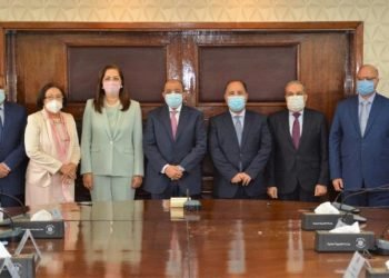 وزراء التنمية المحلية والتخطيط والمالية والإنتاج الحربى يشهدون توقيع عقود المنظومة الجديدة للمخلفات