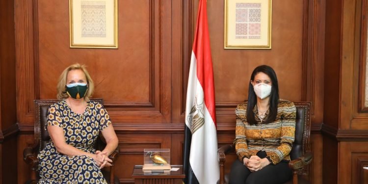 التعاون الدولى تبحث المشروعات الجارية مع الوكالة الأمريكية للتنمية