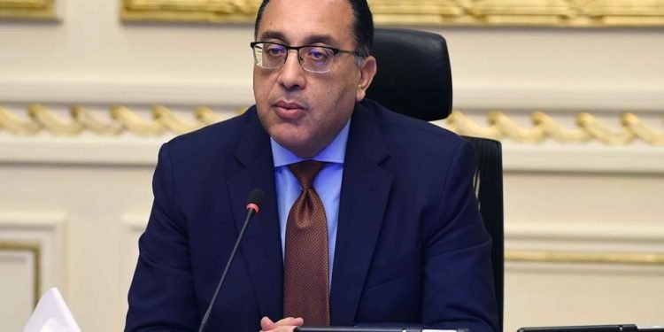 رئيس الوزراء يتابع مشروعات تطوير العشوائيات بـ ” القاهرة “