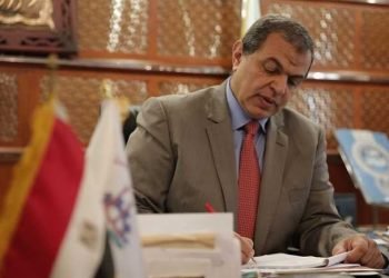 القوي العاملة : صرف 4.9 مليون جنيه منحا اجتماعية لـ 9893 عاملا غير منتظم بمطروح