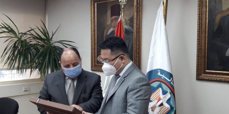 وزير المالية لرئيس هواوى بشمال أفريقيا: رفع كفاءة الأداء المالى بالحلول التكنولوجية