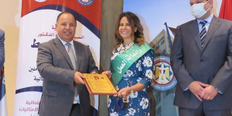 وزير المالية فى تكريم رائدات العمل : تمكين الكفاءات النسائية بالمواقع القيادية