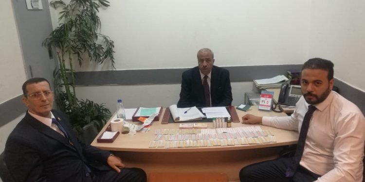 ضبط أقراص وزجاجات سوائل مخدرة بمطار القاهرة